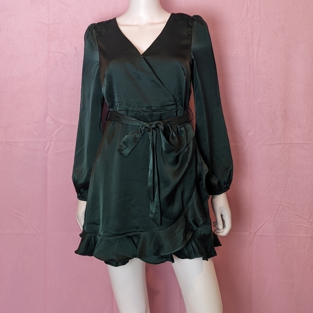 Heatherly Green Satin Belted Ruffle Hem Long Sleeve Mini Dress size Small